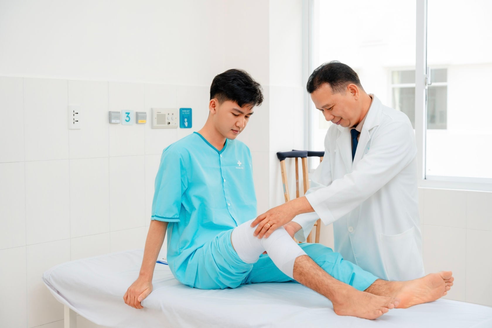 Bong gân, trật khớp, gãy xương: Nhận biết sớm và cách sơ cứu đúng