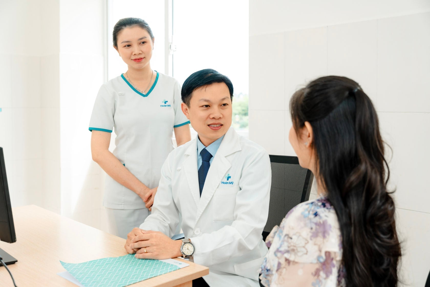 Đau bụng cấp: Nguyên nhân, dấu hiệu nguy hiểm và khi nào cần đi khám