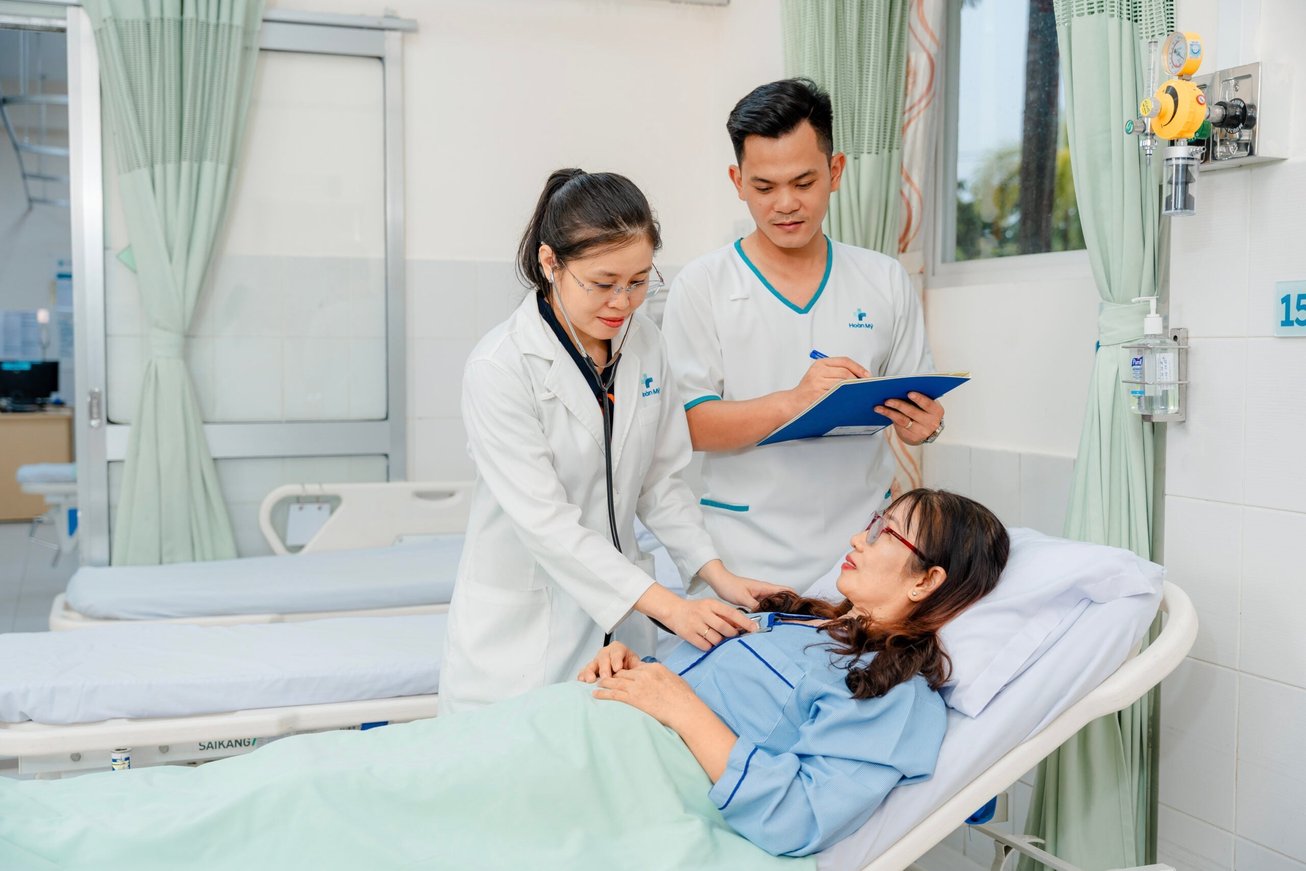 Bài viết y khoa: Đánh giá và chăm sóc điều dưỡng vết loét tỳ đè ở người bệnh nằm lâu